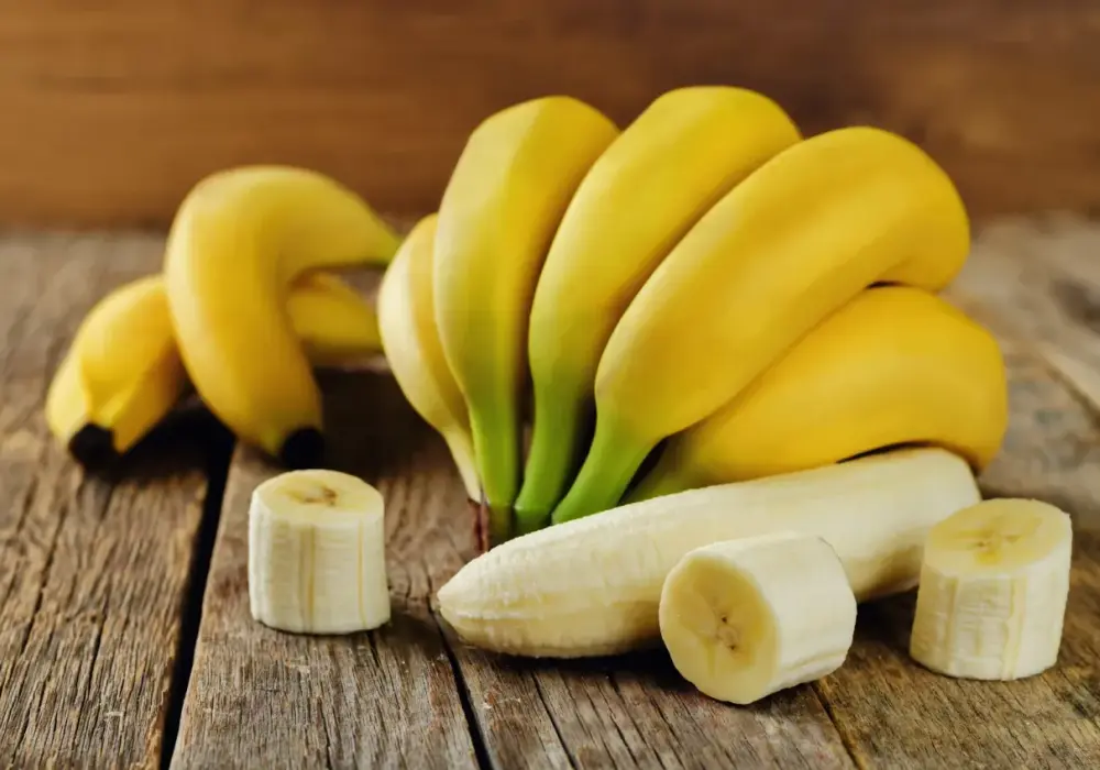 Ile kalorii ma banan? Sprawdź wartości i wpływ na dietę